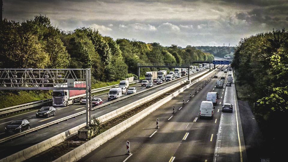 Leitsysteme auf einer Autobahn