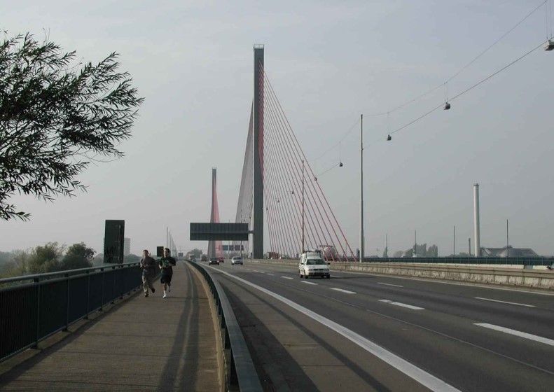 Friedrich-Ebert-Brücke in Bonn