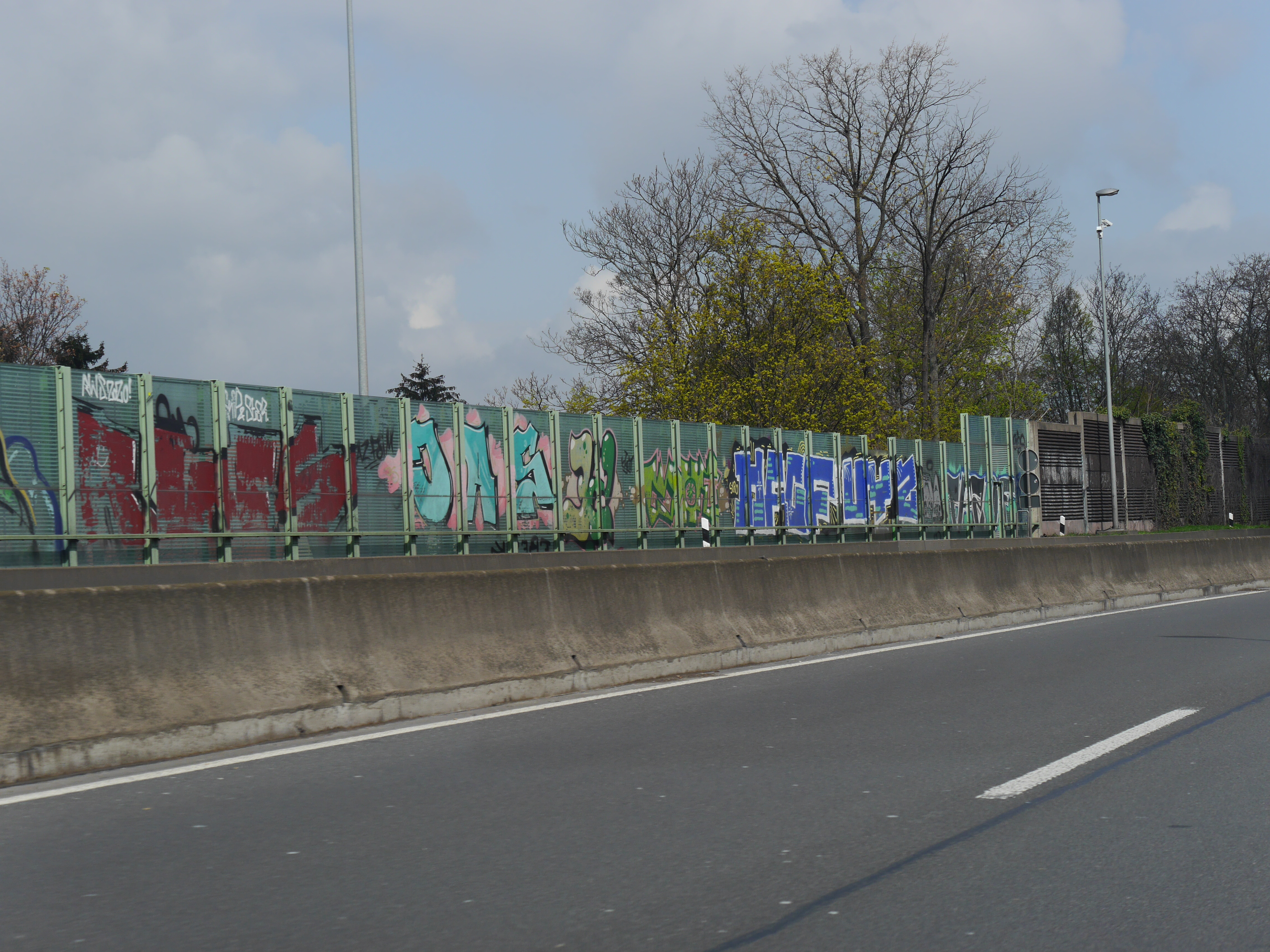 Blick auf die Lärmschutzwand bei Tannenbusch